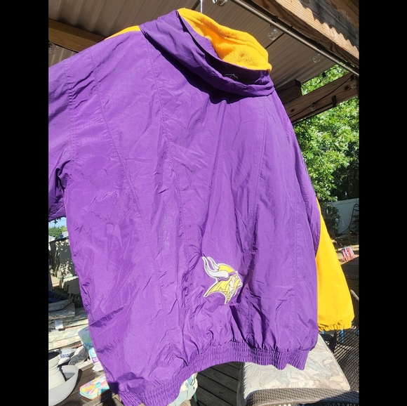 NIKE NFL MINNESOTA VIKINGS PUFFER JACKET - Picture 5 of 13